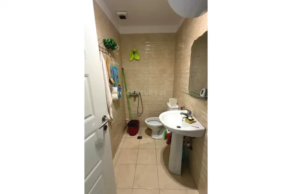 Shtepi me qera Apartament ne Tirane, 2+1, Mobilimi E mobiluar, Pagesa 1,000  Euro.