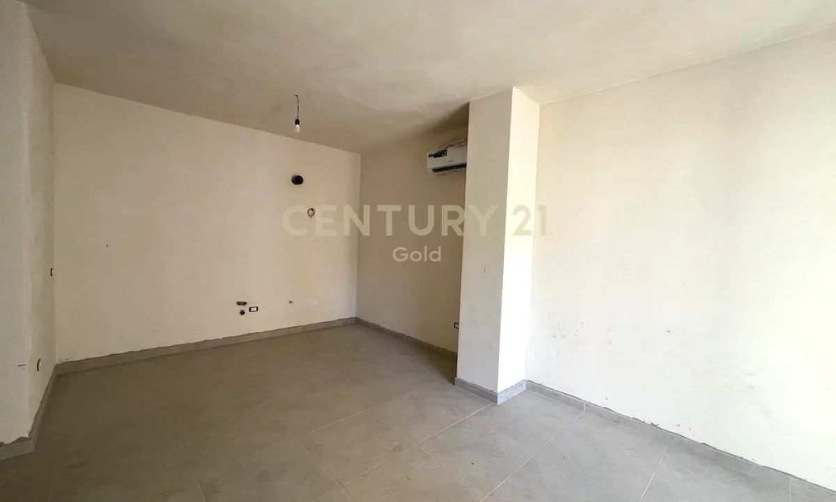 Shtepi ne shitje Apartament ne Durres, 1+1, Mobilimi Bosh, pa mobiluar, Pagesa 84,240  Euro.