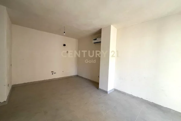 Shtepi ne shitje Apartament ne Durres, 1+1, Mobilimi Bosh, pa mobiluar, Pagesa 84,240  Euro.
