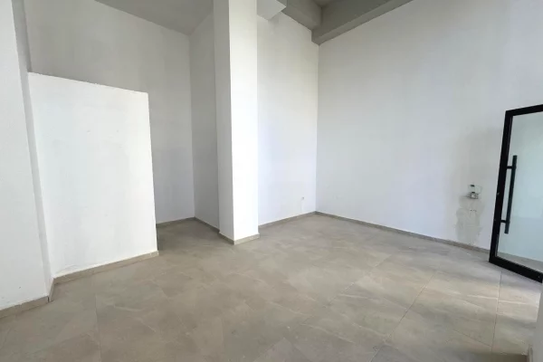 Jepet Zyre Per Qira prane Shkolles se Kuqe !