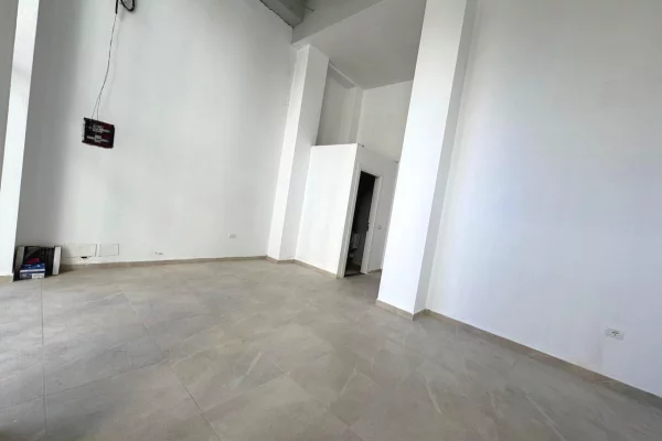 Ambient biznesi me qera 3+1 ne Tirane - 350 Euro
