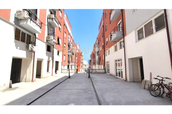 Shtepi ne shitje Apartament ne Tirane, 1+1, Mobilimi E mobiluar, Pagesa 125,000  Euro.