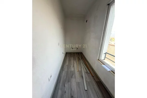 Shtepi ne shitje Apartament ne Tirane, 1+1, Mobilimi E mobiluar, Pagesa 125,000  Euro.