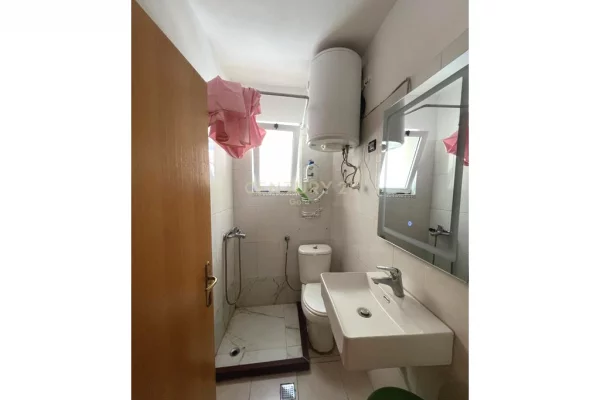 Shtepi me qera Apartament ne Tirane, 1+1, Mobilimi E mobiluar, Pagesa 600  Euro.