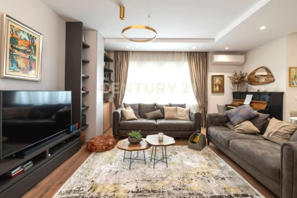Shtepi me qera Apartament ne Tirane, 2+1, Mobilimi E mobiluar, Pagesa 1,500  Euro.