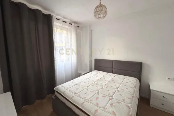 Shtepi me qera Apartament ne Tirane, 1+1, Mobilimi E mobiluar, Pagesa 435  Euro.