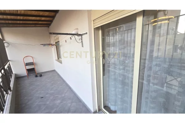 Shtepi ne shitje Apartament ne Tirane, 2+1, Mobilimi E mobiluar, Pagesa 300,000  Euro.