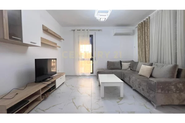 JAPIM ME QIRA APARTAMENT + POST PARKIMI TEK TREGU ELEKTRIK!!