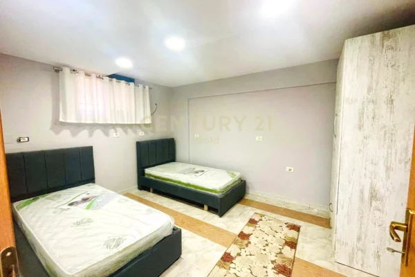 Shtepi ne shitje Apartament ne Tirane, 2+1, Mobilimi E mobiluar, Pagesa 105,000  Euro.