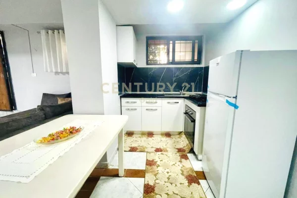 Shtepi ne shitje Apartament ne Tirane, 2+1, Mobilimi E mobiluar, Pagesa 105,000  Euro.