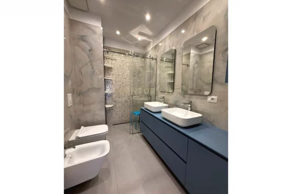 Shtepi me qera Apartament ne Tirane, 2+1, Mobilimi E mobiluar, Pagesa 700  Euro.
