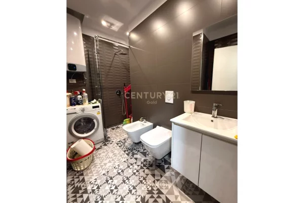 Shtepi me qera Apartament ne Tirane, 2+1, Mobilimi E mobiluar, Pagesa 700  Euro.