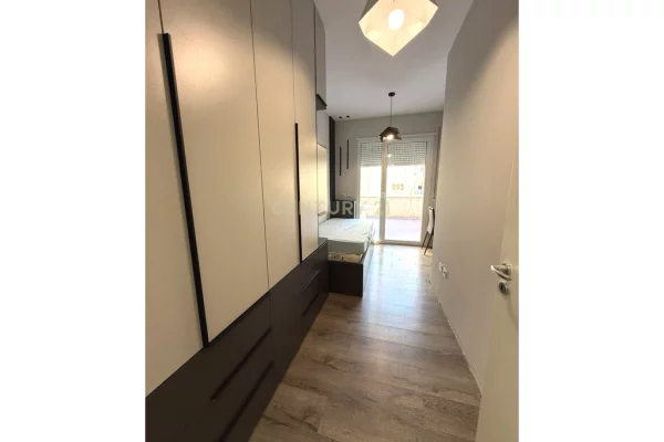Shtepi me qera Apartament ne Tirane, 2+1, Mobilimi E mobiluar, Pagesa 700  Euro.