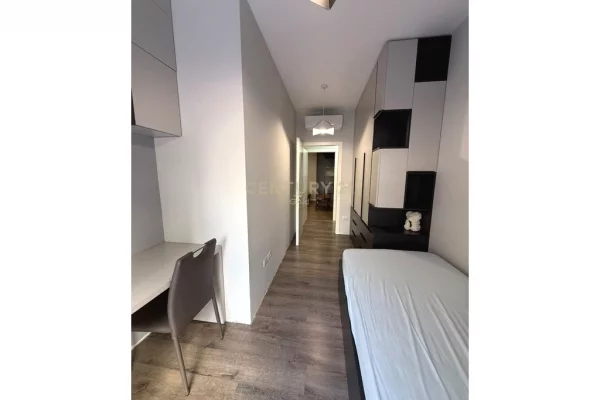 Shtepi me qera Apartament ne Tirane, 2+1, Mobilimi E mobiluar, Pagesa 700  Euro.