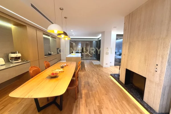 Shtepi ne shitje Vila Luksoze ne Tirane, 3+1, Mobilimi E mobiluar, Pagesa 1,600,000  Euro.