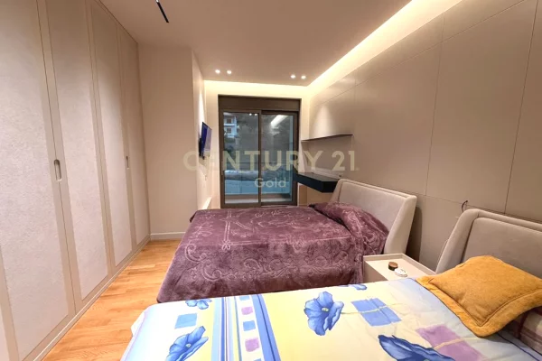Shtepi ne shitje Vila Luksoze ne Tirane, 3+1, Mobilimi E mobiluar, Pagesa 1,600,000  Euro.