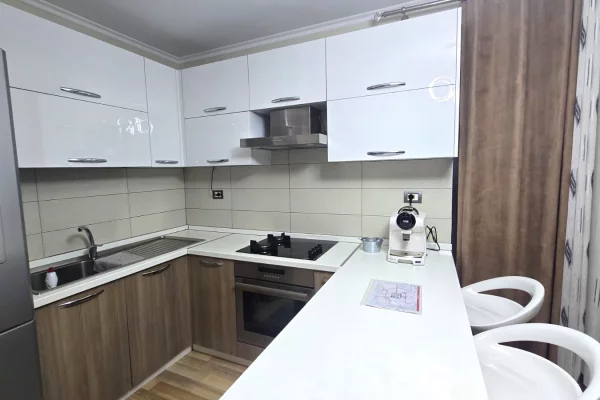 Shtepi me qera Apartament ne Tirane, 1+1, Mobilimi E mobiluar, Pagesa 600  Euro.