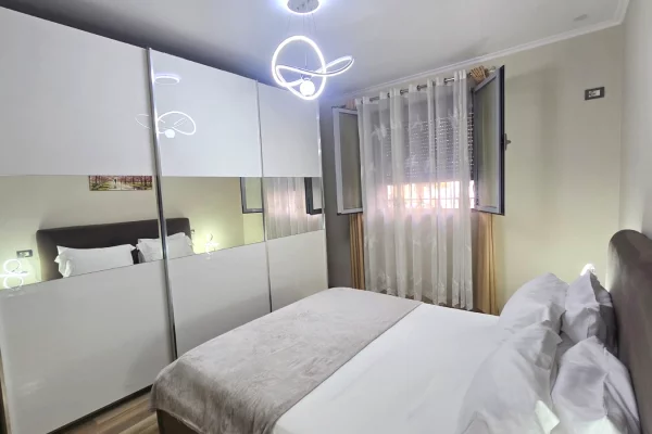 Shtepi me qera Apartament ne Tirane, 1+1, Mobilimi E mobiluar, Pagesa 600  Euro.