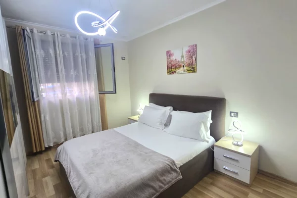 Shtepi me qera Apartament ne Tirane, 1+1, Mobilimi E mobiluar, Pagesa 600  Euro.