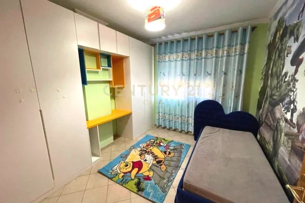 Shtepi me qera Apartament ne Tirane, 2+1, Mobilimi E mobiluar, Pagesa 770  Euro.