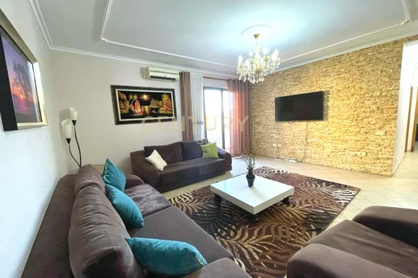 Shtepi me qera Apartament ne Tirane, 2+1, Mobilimi E mobiluar, Pagesa 770  Euro.