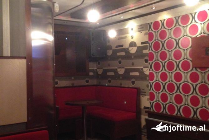 Ambiente Commerciale in Vendita 1+1 a Tirana - 127,000 Euro