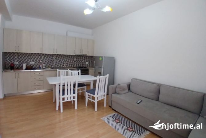 Shtepi ne shitje Apartament ne Tirane, 1+1, Mobilimi E mobiluar, Pagesa 138,000  Euro.