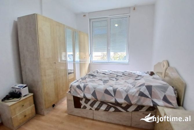 Shitet Apartament 1+1+1 Ballkon 