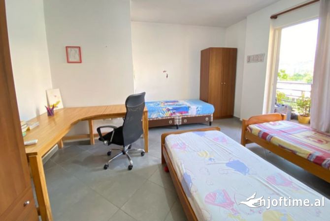 Shtepi me qera Apartament ne Tirane, 2+1, Mobilimi E mobiluar, Pagesa 450  Euro.