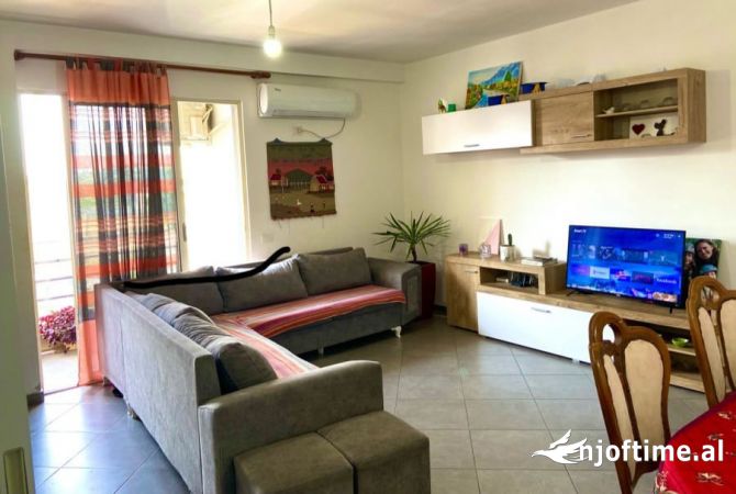 Shtepi me qera Apartament ne Tirane, 2+1, Mobilimi E mobiluar, Pagesa 450  Euro.