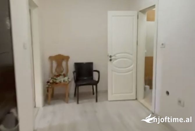 Shitet Apartament 1+1