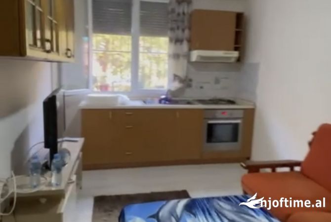 Shtepi ne shitje Apartament ne Tirane, 1+1, Mobilimi E mobiluar, Pagesa 103,000  Euro.