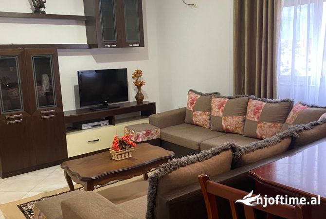 Shtepi me qera Apartament ne Tirane, 1+1, Mobilimi E mobiluar, Pagesa 40,000  Leke.