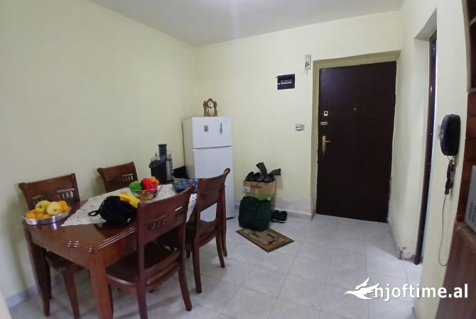 Shtepi ne shitje Apartament ne Tirane, 1+1, Mobilimi E mobiluar, Pagesa 104,000  Euro.