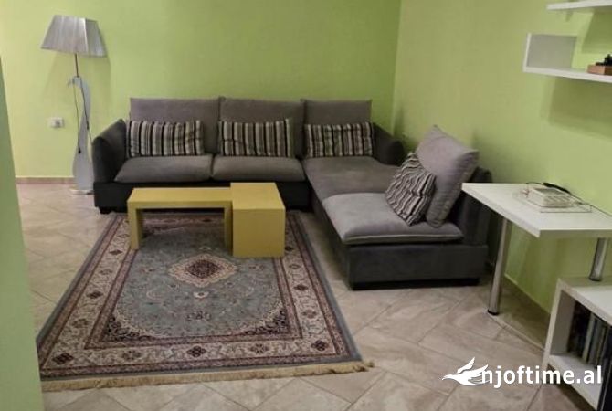 Jepet Me Qera Apartament 1+1+1 Ballkon