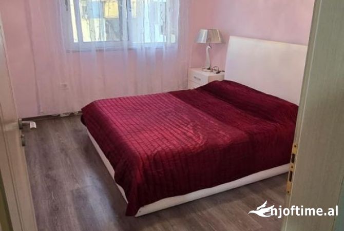 Shtepi me qera Apartament ne Tirane, 1+1, Mobilimi E mobiluar, Pagesa 600  Euro.