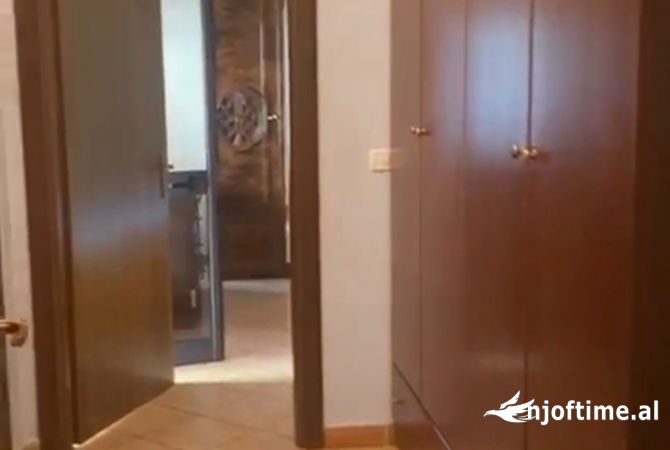 Shtepi me qera Apartament ne Tirane, 2+1, Mobilimi E mobiluar, Pagesa 380  Euro.
