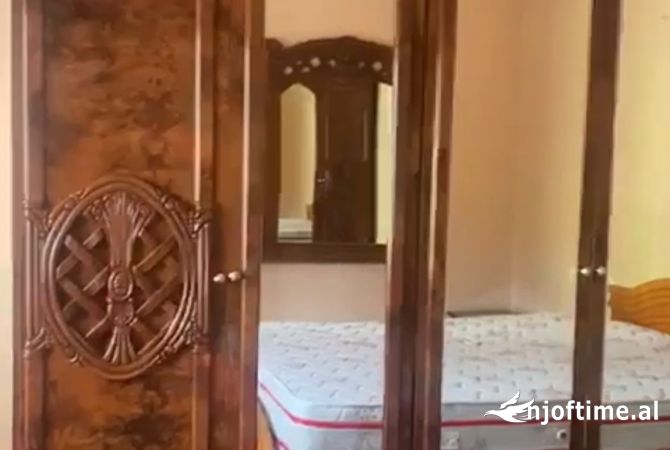 Shtepi me qera Apartament ne Tirane, 2+1, Mobilimi E mobiluar, Pagesa 380  Euro.