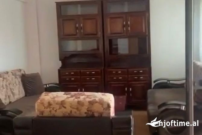 Shtepi me qera Apartament ne Tirane, 2+1, Mobilimi E mobiluar, Pagesa 380  Euro.