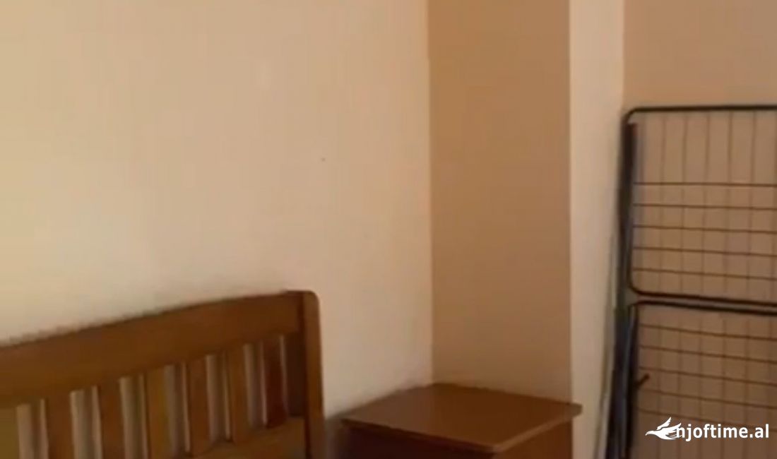 Shtepi me qera Apartament ne Tirane, 2+1, Mobilimi E mobiluar, Pagesa 380  Euro.
