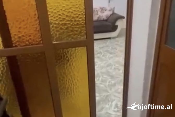 Shtepi me qera Apartament ne Tirane, 2+1, Mobilimi E mobiluar, Pagesa 50,000  Leke.