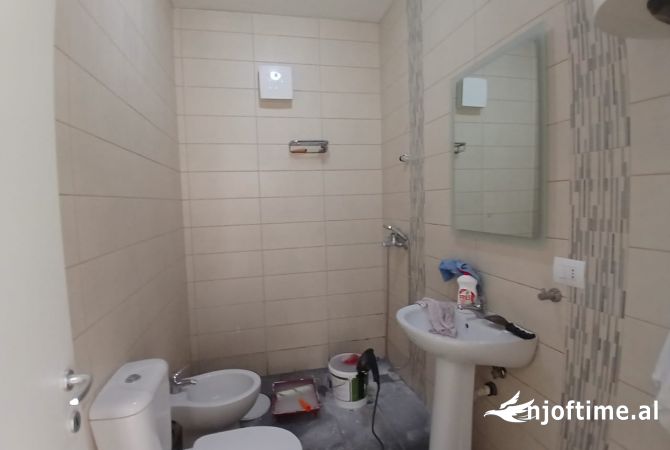 Jepet Me Qera Apartament 1+1+1 Ballkon