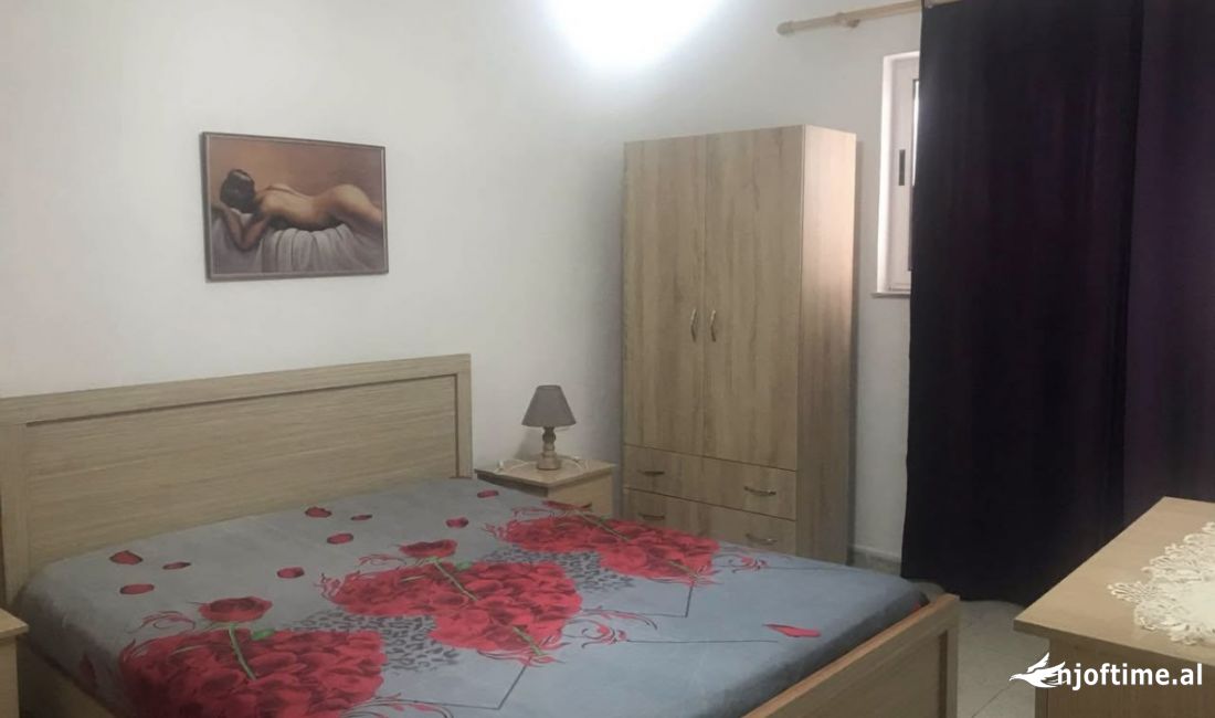 Shtepi me qera Apartament ne Tirane, 1+1, Mobilimi E mobiluar, Pagesa 380  Euro.