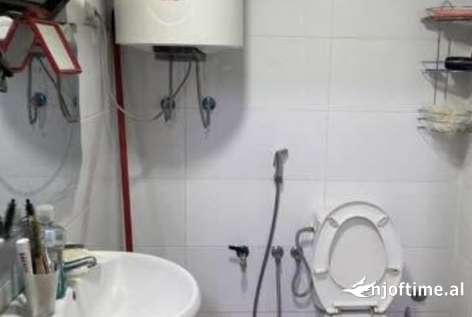 Shtepi me qera Apartament ne Tirane, 1+1, Mobilimi E mobiluar, Pagesa 380  Euro.