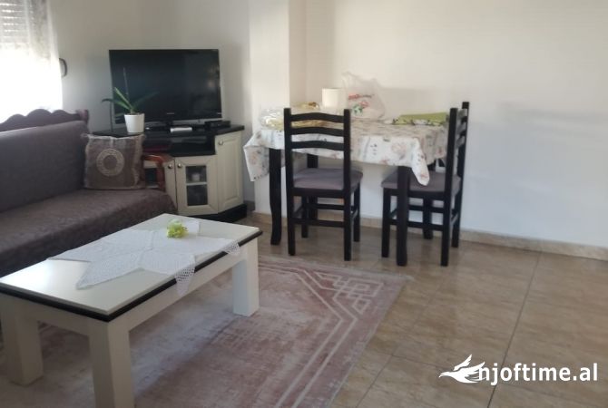 Shtepi me qera Apartament ne Tirane, 1+1, Mobilimi E mobiluar, Pagesa 38,000  Leke.