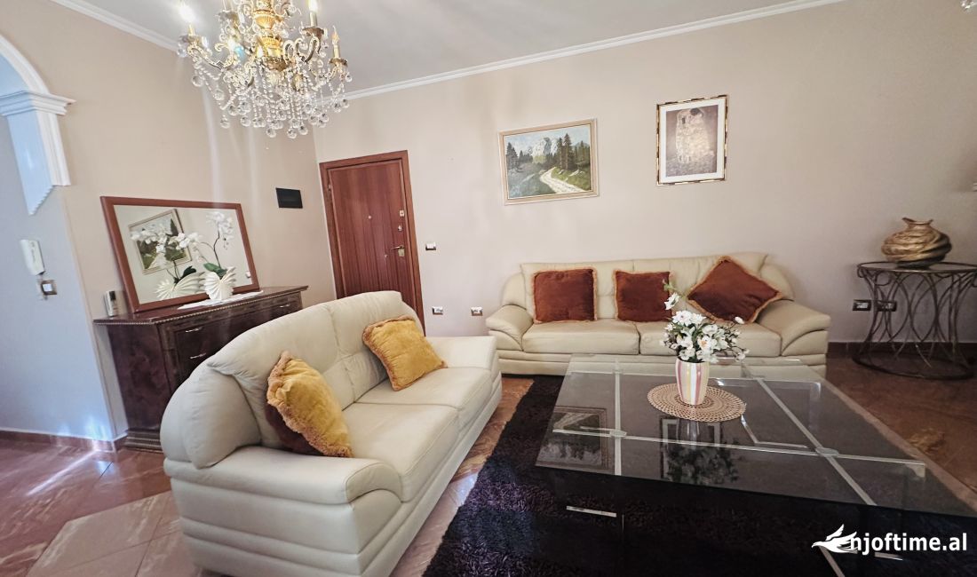 Shtepi me qera Apartament ne Tirane, 2+1, Mobilimi E mobiluar, Pagesa 750  Euro.