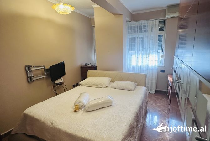 Shtepi me qera Apartament ne Tirane, 2+1, Mobilimi E mobiluar, Pagesa 750  Euro.