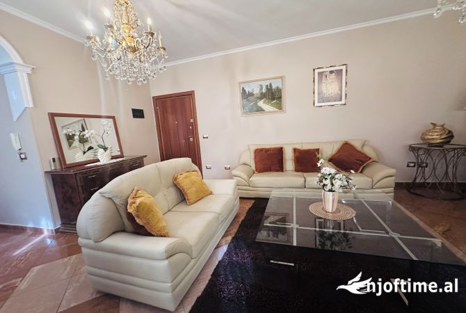 Jepet Me Qera Apartament 2+1+1 Ballkon