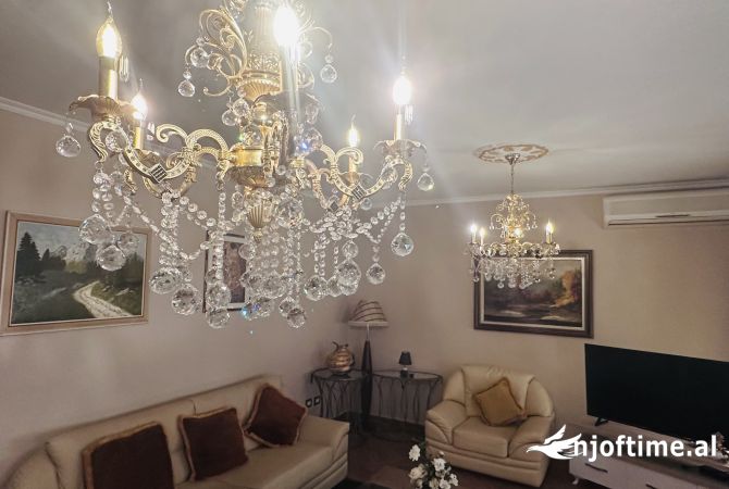 Shtepi me qera Apartament ne Tirane, 2+1, Mobilimi E mobiluar, Pagesa 750  Euro.