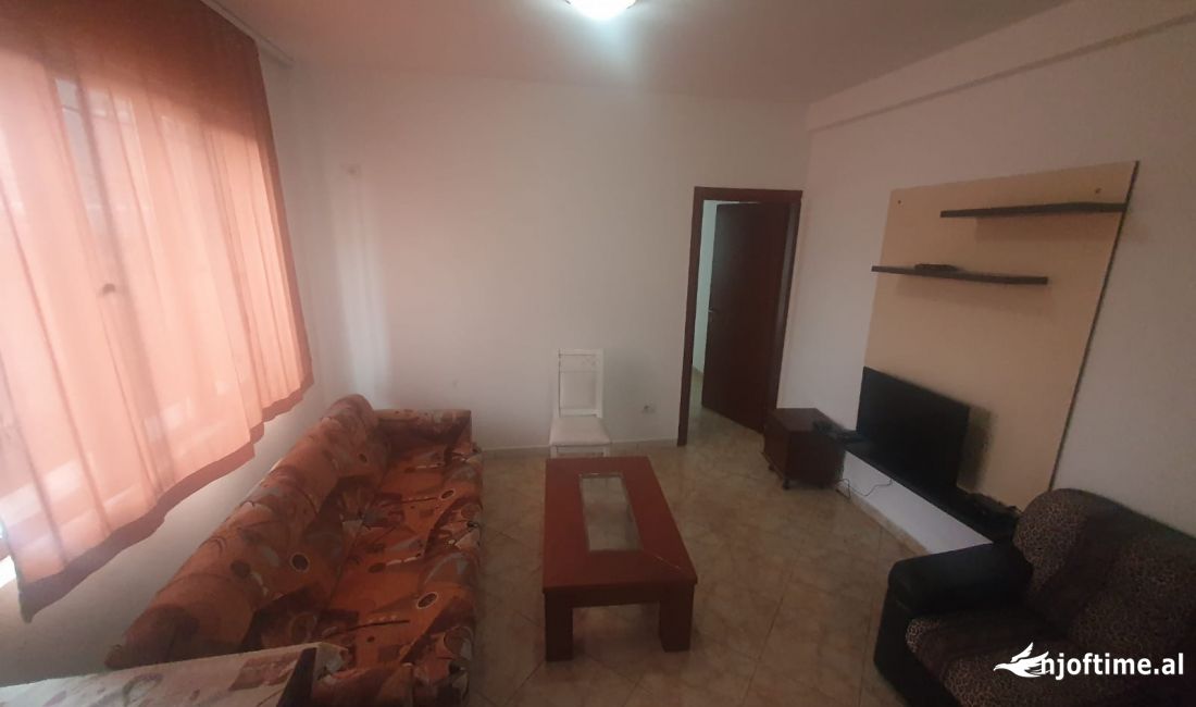 Shtepi me qera Apartament ne Tirane, 1+1, Mobilimi E mobiluar, Pagesa 350  Euro.